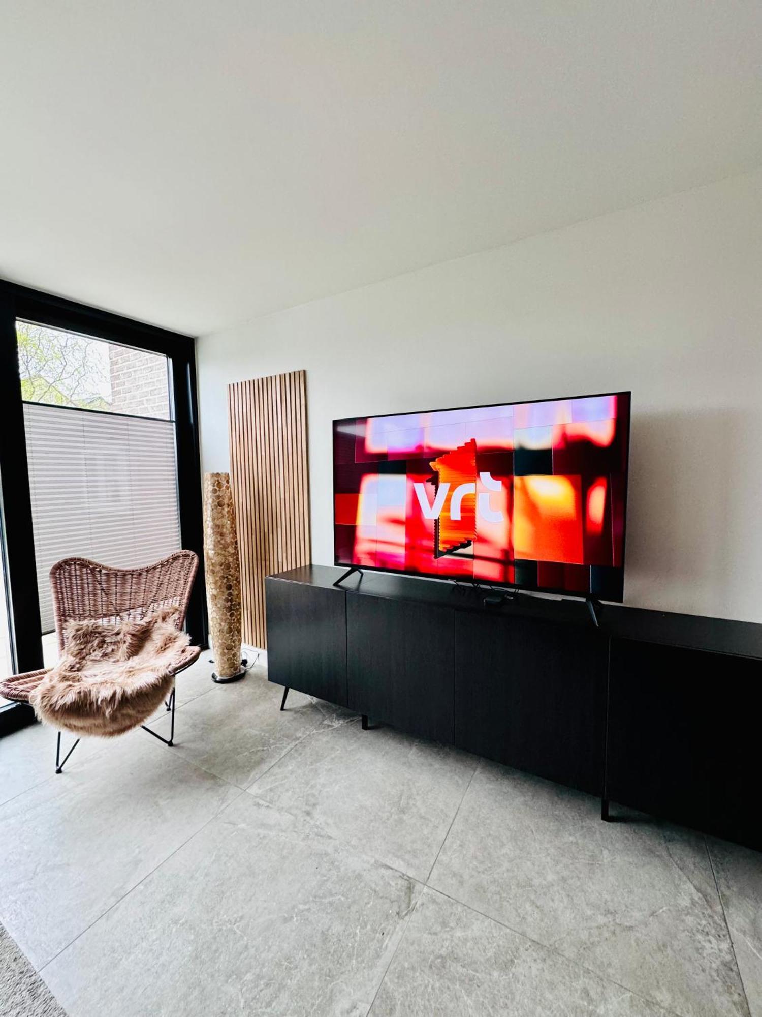 Stylish Home Near Maastricht Alicias House Lanaken Bagian luar foto