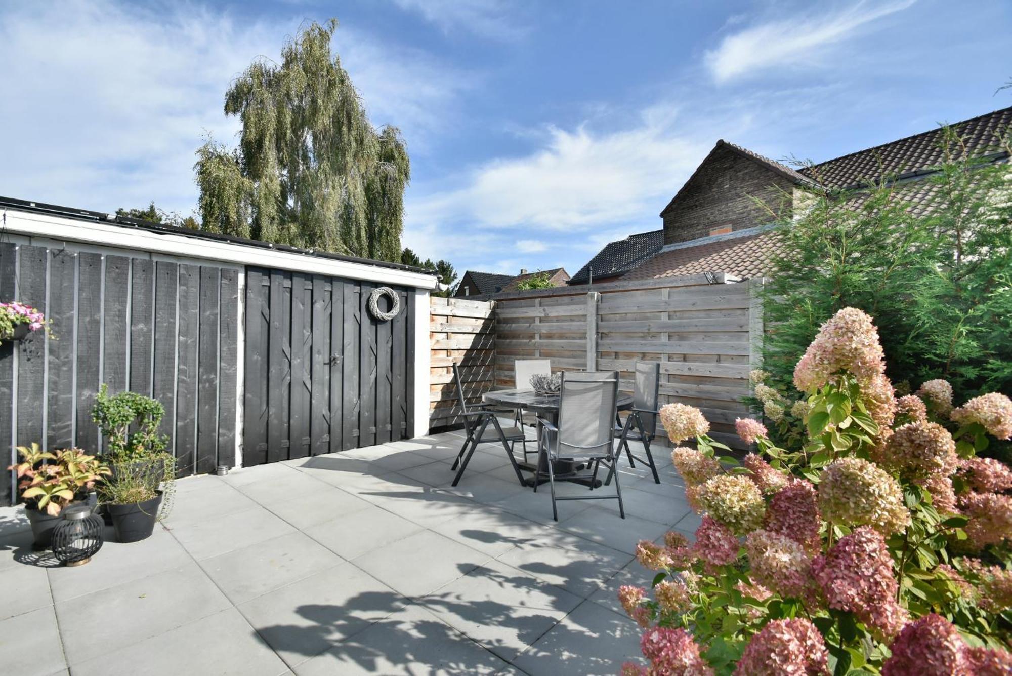 Stylish Home Near Maastricht Alicias House Lanaken Bagian luar foto
