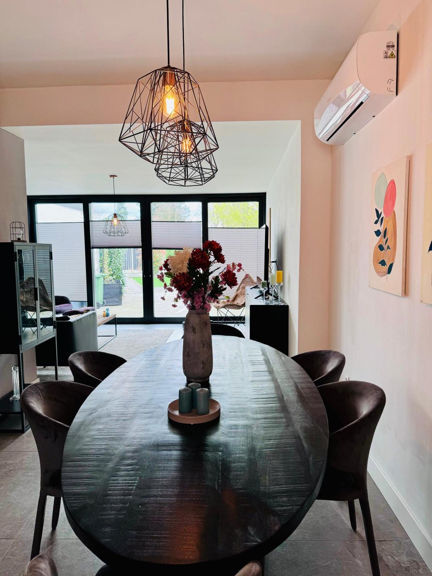 Stylish Home Near Maastricht Alicias House Lanaken Bagian luar foto